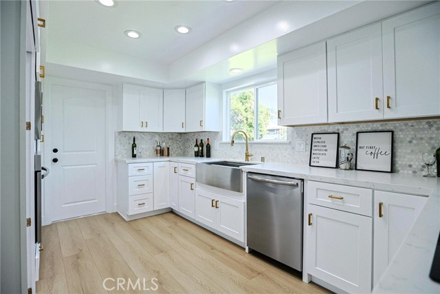 Detail Gallery Image 9 of 40 For 2102 Mignon, Placentia,  CA 92870 - 5 Beds | 2/1 Baths