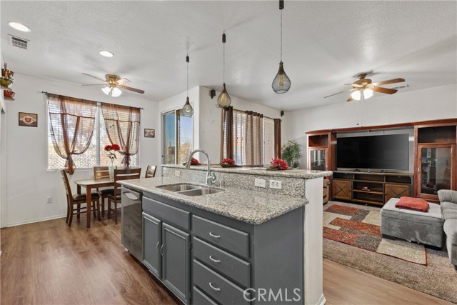 Detail Gallery Image 5 of 37 For 35790 Crest Meadow, Wildomar,  CA 92595 - 4 Beds | 3 Baths