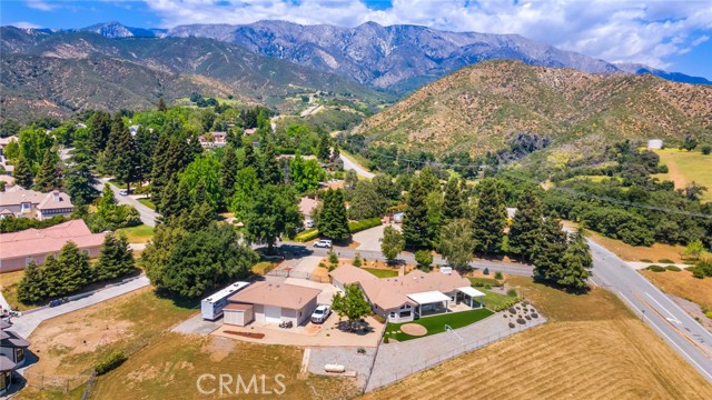 13288 Oak Crest Drive, Yucaipa CA: https://media.crmls.org/medias/f599feee-b995-41e1-a9ad-4297a56f5da6.jpg