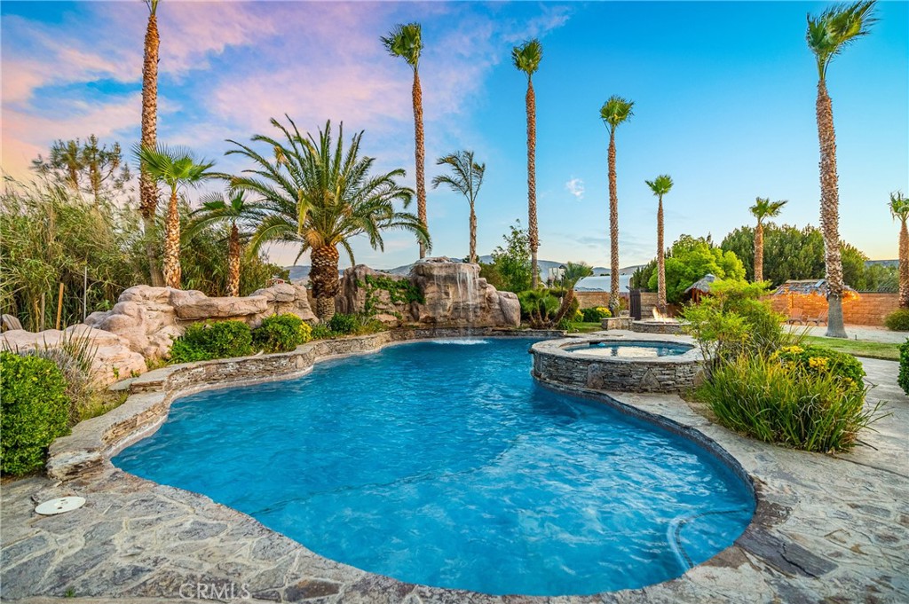 2124 W Avenue O8, Palmdale, CA 93551