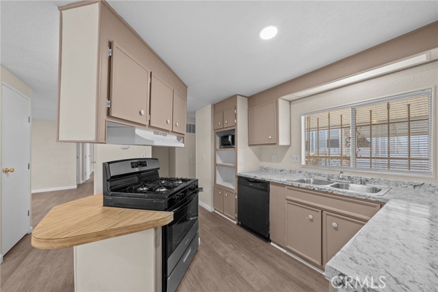 Detail Gallery Image 12 of 31 For 542 Castille, Hemet,  CA 92543 - 2 Beds | 2 Baths