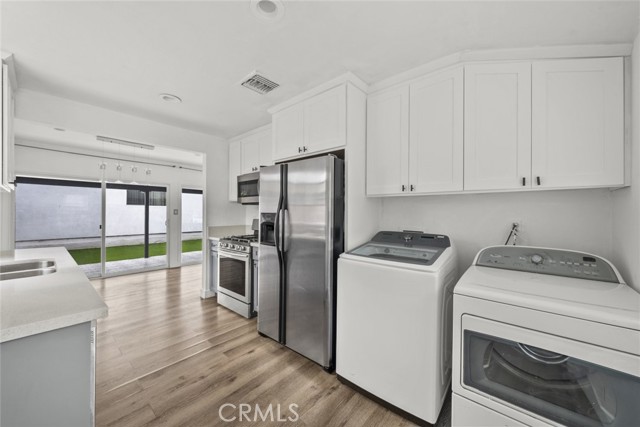 Detail Gallery Image 13 of 33 For 7952 White Oak Ave, Northridge,  CA 91325 - 2 Beds | 1 Baths