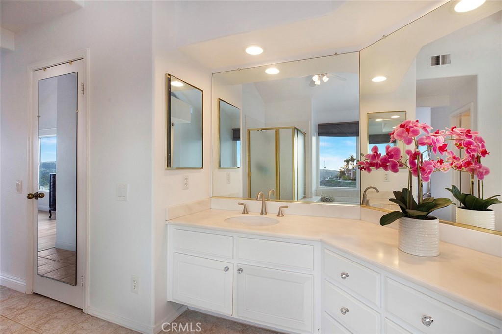 MLS #OC25272593 image #21