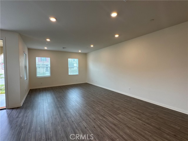 Detail Gallery Image 5 of 21 For 4011 E Coronado Privado, Ontario,  CA 91761 - 3 Beds | 2/1 Baths