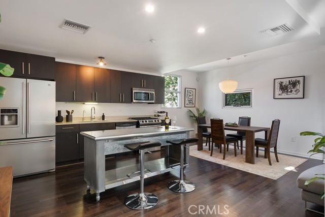4111 W Sunset Boulevard, Los Angeles CA: https://media.crmls.org/medias/f59c2a01-c46d-4794-9272-b7c4f74c0ead.jpg