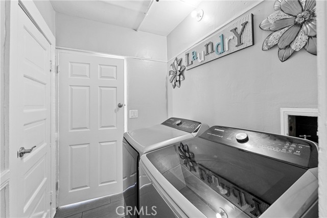 1665 Arlington Avenue, Los Angeles CA: https://media.crmls.org/medias/f59c2ea5-5cc7-426c-bac0-02428dc7be5e.jpg