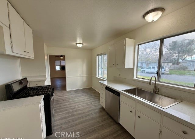 Detail Gallery Image 2 of 8 For 44411 Kingtree, Lancaster,  CA 93534 - 3 Beds | 1 Baths