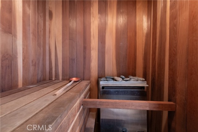 Detail Gallery Image 15 of 26 For 16511 Academia Dr, Encino,  CA 91436 - 3 Beds | 3/1 Baths