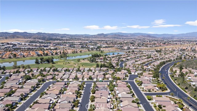 28216 Meadowsweet Drive, Menifee CA: https://media.crmls.org/medias/f59de0cc-5caf-41da-9032-2fbbb0f6c588.jpg