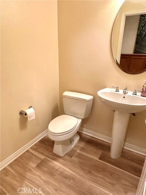 1st Hallway (1/2) bathroom