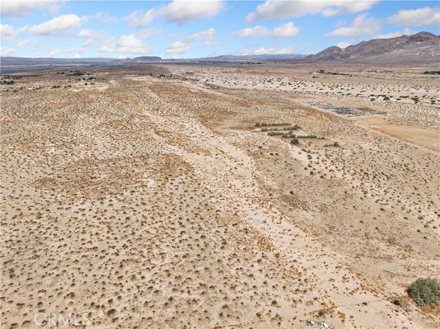 Detail Gallery Image 4 of 13 For 1 Bedford Dr, Newberry Springs,  CA 92365 - – Beds | – Baths
