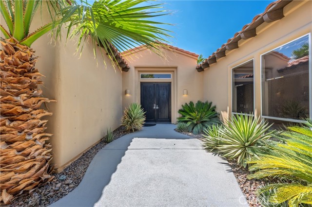 56720 Jack Nicklaus Boulevard, La Quinta CA: https://media.crmls.org/medias/f59f5308-db4e-4556-ba53-45200469e3c4.jpg