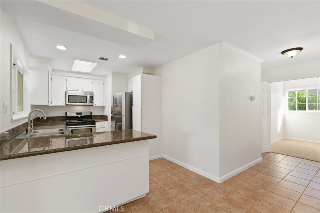 MLS #OC25274067 image #12