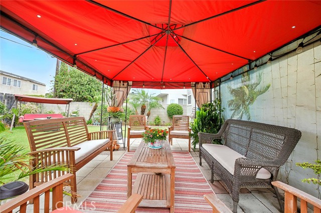 4303 E De Ora Way, Long Beach CA: https://media.crmls.org/medias/f5a06efa-ea10-4fe7-8f05-b990e84b60dd.jpg