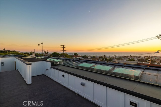 Detail Gallery Image 37 of 46 For 701 Longfellow, Hermosa Beach,  CA 90254 - 5 Beds | 5/1 Baths