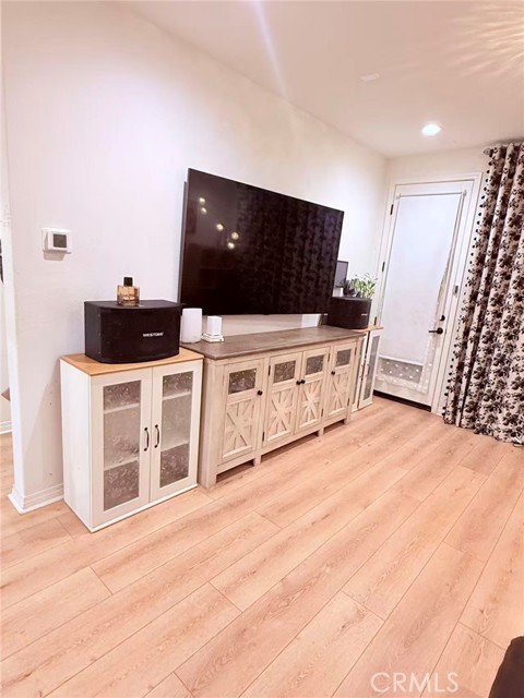 Detail Gallery Image 7 of 11 For 7599 Botany, Chino,  CA 91708 - 4 Beds | 3 Baths