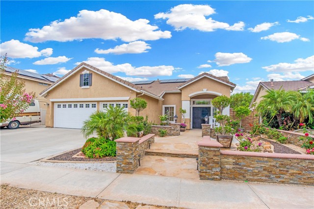 1151 Paseo Tasco Circle, Corona CA: https://media.crmls.org/medias/f5a14f11-ed02-4760-baf9-fd8da62db3a3.jpg