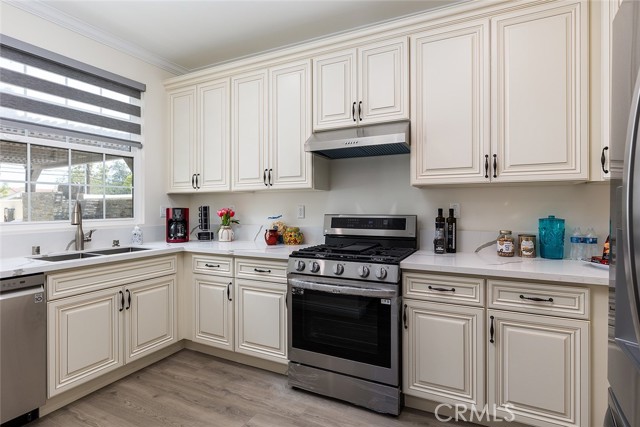 Detail Gallery Image 17 of 25 For 89 N Grand Oaks Ave #103,  Pasadena,  CA 91107 - 2 Beds | 2/1 Baths