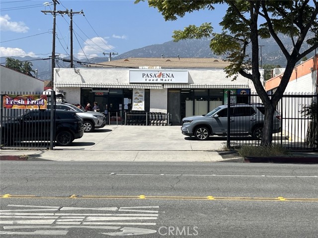 1511 E Washington Boulevard, Pasadena CA: https://media.crmls.org/medias/f5a1a787-2f9d-44b7-8b38-0ab681f95851.jpg