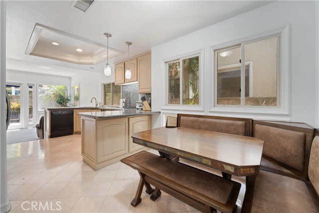 6264 Napoli Court, Long Beach CA: https://media.crmls.org/medias/f5a2474f-cc65-43bd-969e-1fad10455242.jpg