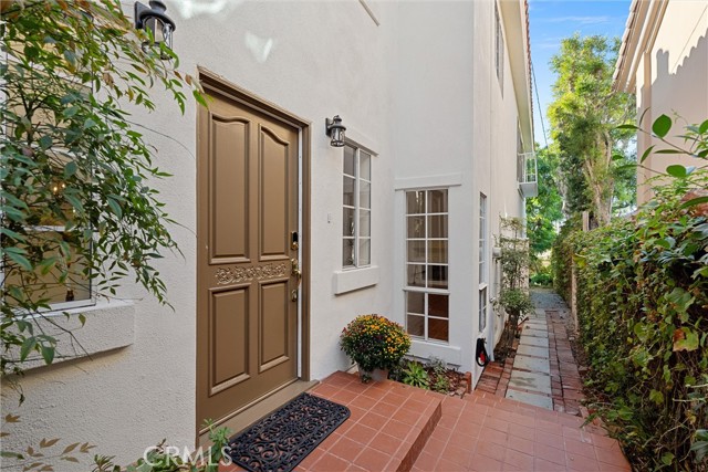 646 Avenue B photo 3