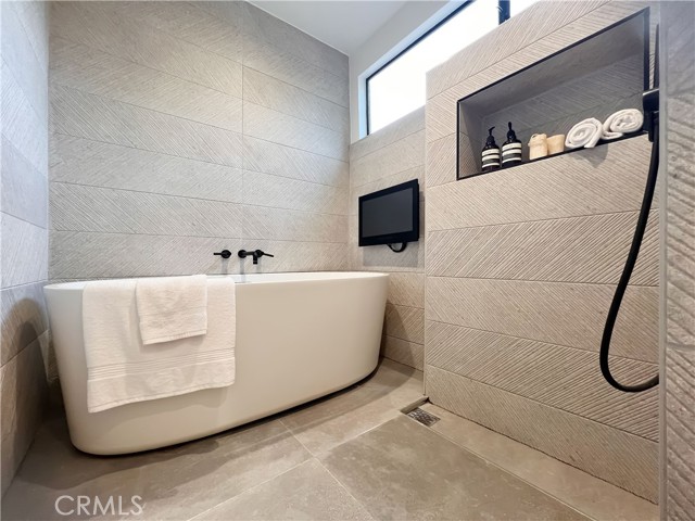 9844 Wanda Park Drive, Beverly Hills CA: https://media.crmls.org/medias/f5a3b77c-e9c5-41fc-9a12-6e61b21c8a56.jpg