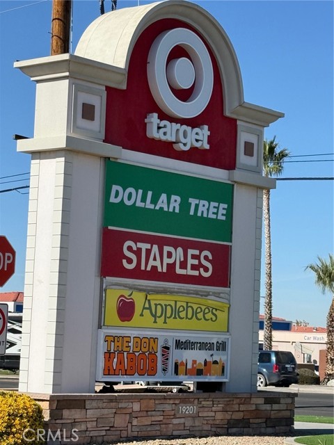 19575 Bear Valley Rd., Apple Valley CA: https://media.crmls.org/medias/f5a49093-5d87-4393-b2d7-455abc6e44b7.jpg