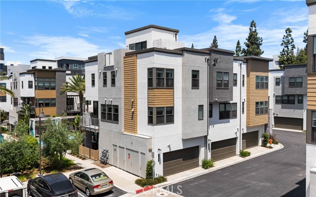 710 S Grable Circle, Orange CA: https://media.crmls.org/medias/f5a4d9a0-77ae-43de-9b78-ddc6726e28f6.jpg