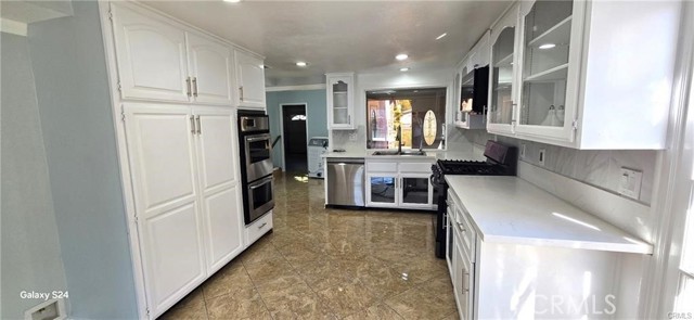 Detail Gallery Image 13 of 36 For 30658 Lakefront Dr, Agoura Hills,  CA 91301 - 4 Beds | 3 Baths