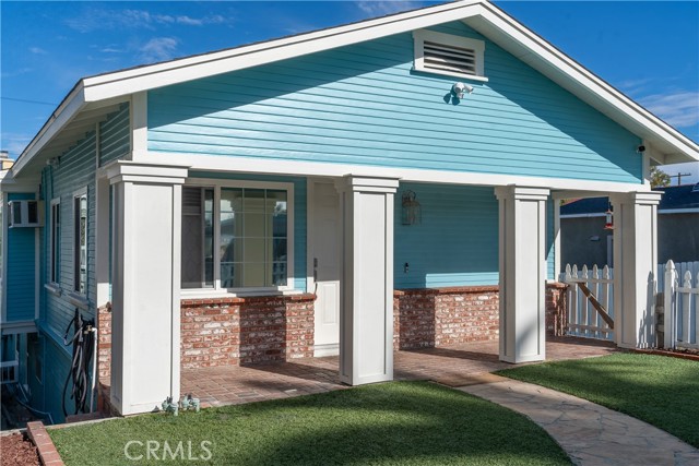 Detail Gallery Image 3 of 5 For 944 W Sepulveda, San Pedro,  CA 90731 - 4 Beds | 2/1 Baths