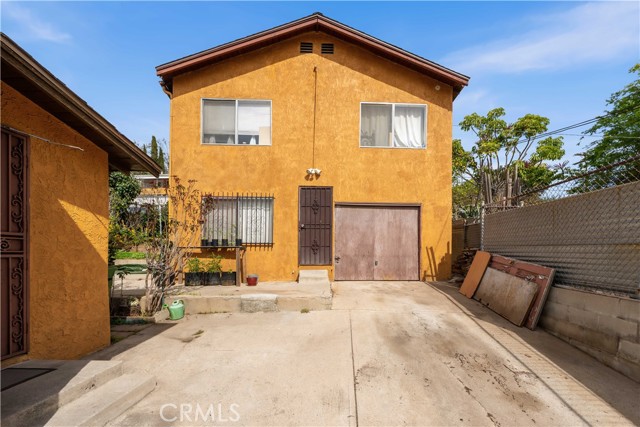 2750 Ballard Street, Los Angeles CA: https://media.crmls.org/medias/f5a6580e-dbf2-485c-af3d-911f21cd7721.jpg