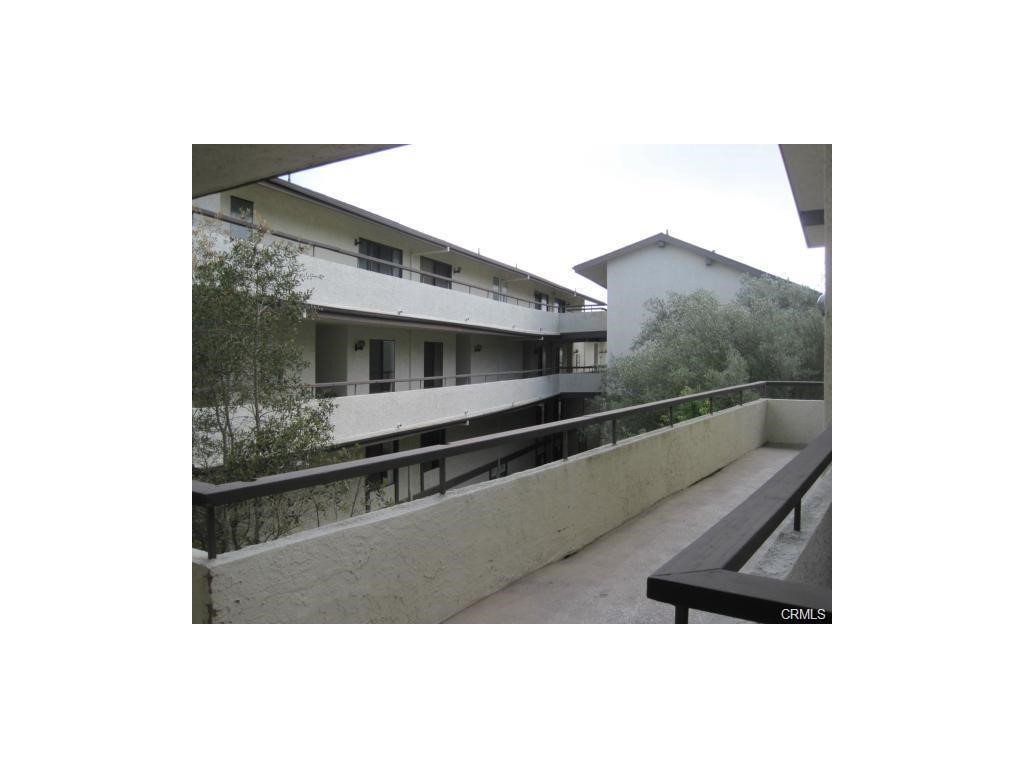 https://media.crmls.org/medias/f5a69f10-7699-4274-a1e2-9b4ef2f05e53.jpg?preset=X-Large
