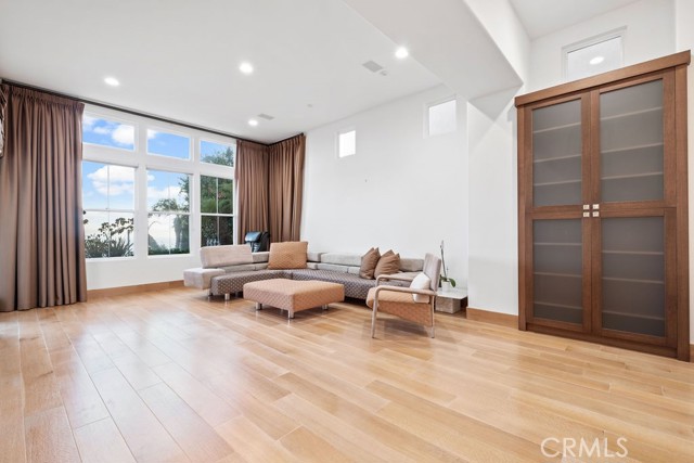 5 Sea View Lane, Newport Coast CA: https://media.crmls.org/medias/f5a6ab56-b4b4-436f-8cc0-e349c16a47e5.jpg
