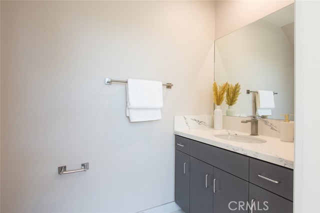 Detail Gallery Image 6 of 36 For 3682 Harriman Ave #3,  El Sereno,  CA 90032 - 2 Beds | 2/1 Baths