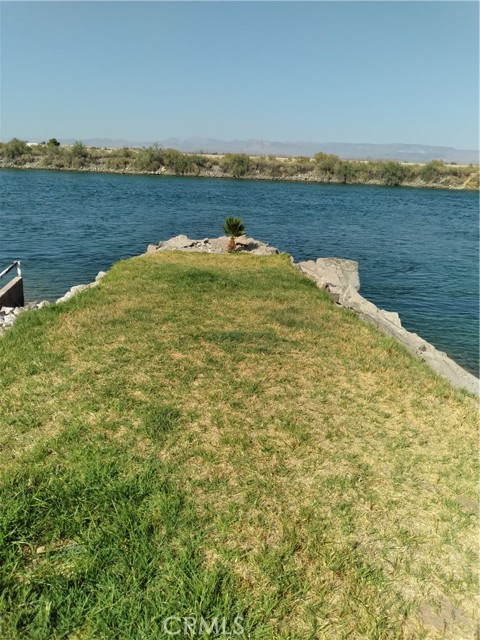 681 Channel Way, Needles CA: https://media.crmls.org/medias/f5a7f2c9-6b45-44eb-9027-7be004609dd6.jpg