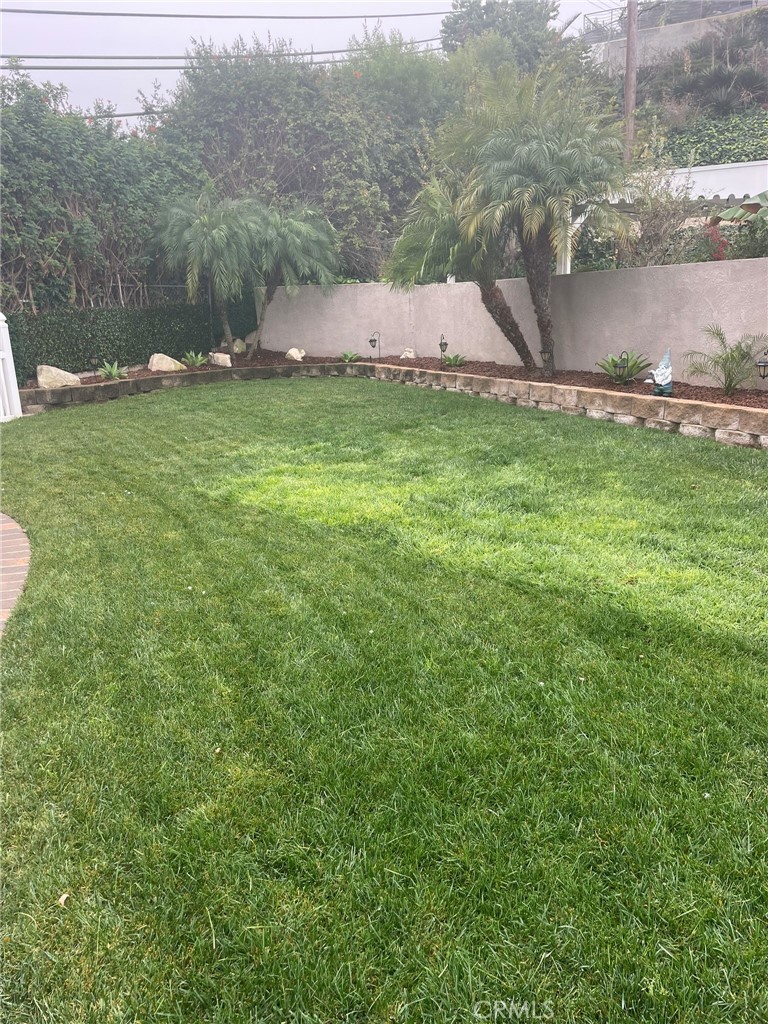 https://media.crmls.org/medias/f5a818d6-fea3-472b-a090-e4dedcb1d234.jpg?preset=X-Large