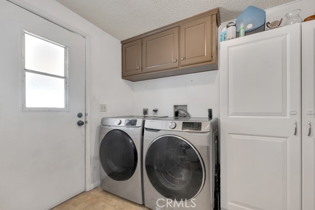 24425 Woolsey Canyon Road, West Hills CA: https://media.crmls.org/medias/f5a8e49b-d7f2-4814-a2bf-aff545e4a494.jpg