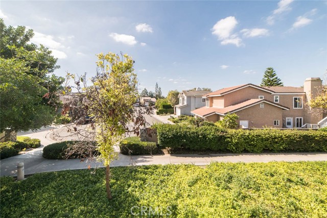 39 Lakeshore, Irvine CA: https://media.crmls.org/medias/f5a9278b-42a6-444c-84ae-3881fefb1587.jpg