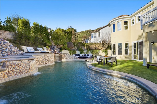 Image 49 of 63 For 907 Deerhill Road