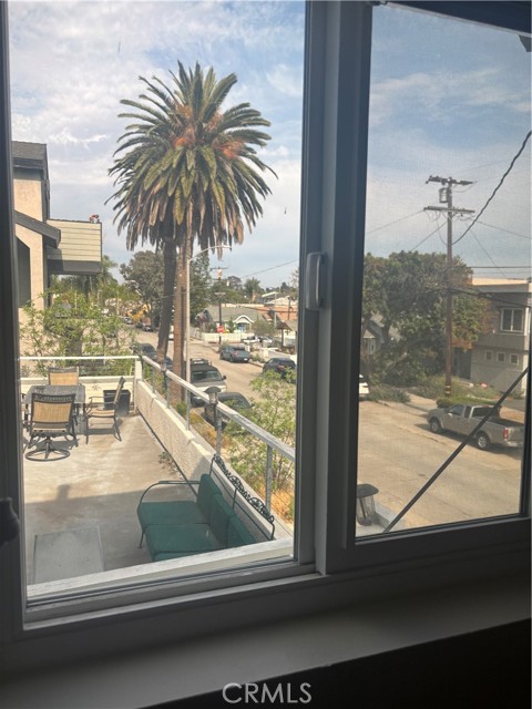 1102 Termino Avenue, Long Beach CA: https://media.crmls.org/medias/f5a98622-478a-4b78-b04e-4de6d5df8b0e.jpg