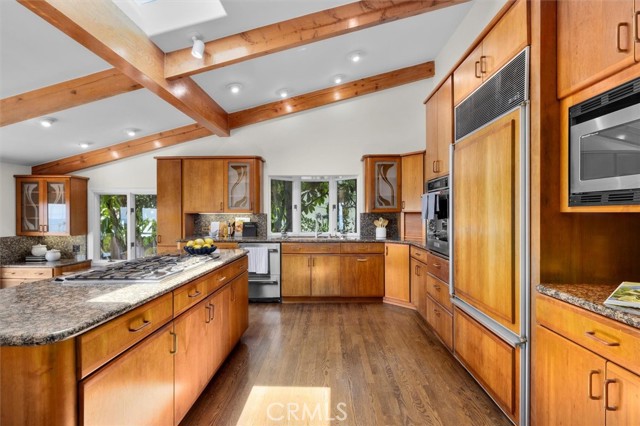 3550 Coolheights Drive, Rancho Palos Verdes CA: https://media.crmls.org/medias/f5a99e63-b89c-4a2f-9cfa-42762fa61ea3.jpg