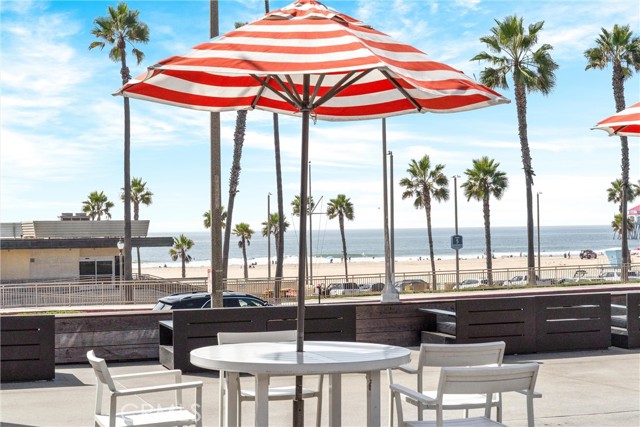 6467 Frampton, Huntington Beach CA: https://media.crmls.org/medias/f5aa040a-97d1-46df-a5b6-77abf9da4560.jpg