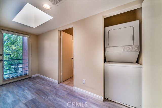 Detail Gallery Image 26 of 33 For 13236 Valleyheart #102,  Studio City,  CA 91604 - 2 Beds | 3 Baths