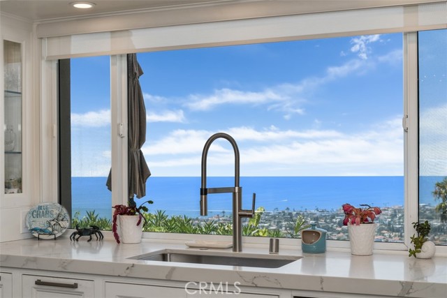 413 E Avenida Cordoba, San Clemente CA: https://media.crmls.org/medias/f5aa11df-38b2-404e-9638-e03efe0ef67f.jpg