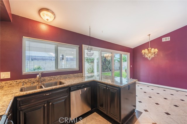 Detail Gallery Image 14 of 33 For 10092 Dana Dr, Huntington Beach,  CA 92646 - 3 Beds | 2 Baths