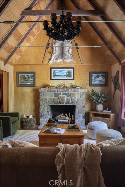 225 Fairview Drive, Lake Arrowhead, CA 92352