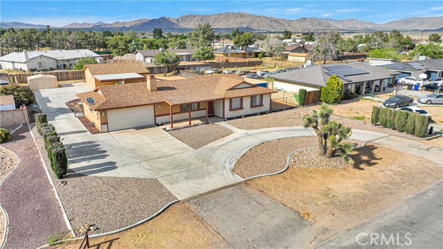 Detail Gallery Image 2 of 59 For 22316 Isatis Ave, Apple Valley,  CA 92307 - 5 Beds | 3 Baths