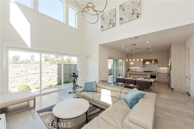 Detail Gallery Image 2 of 33 For 171 Hollyleaf, Lake Forest,  CA 92630 - 5 Beds | 5 Baths