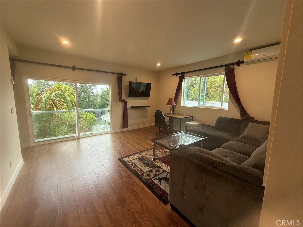 22972 AVENUE SAN LUIS