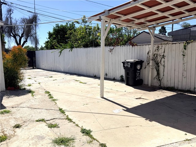 Detail Gallery Image 32 of 43 For 1318 E 100th St, Los Angeles,  CA 90002 - 3 Beds | 2 Baths